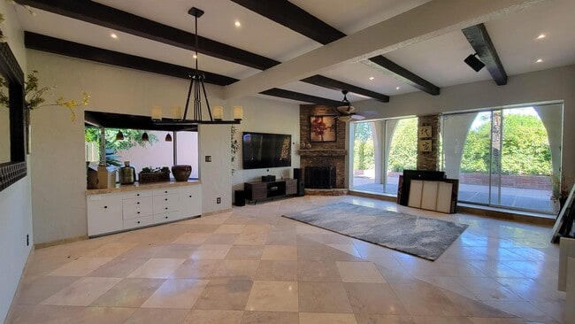 Photo - 1542 E Solano Dr