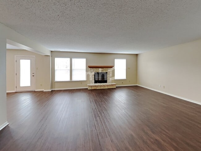 Photo - 10798 Cyrus Dr