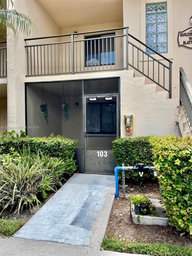 Photo - 16461 Blatt Blvd Unidad 103