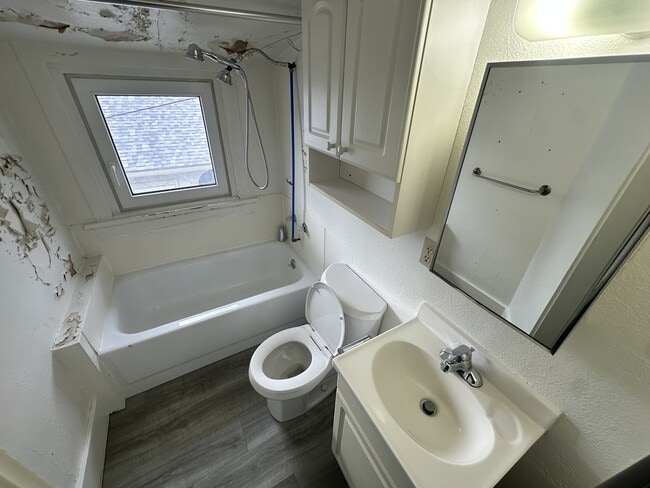 813 3rd Ave Unit C