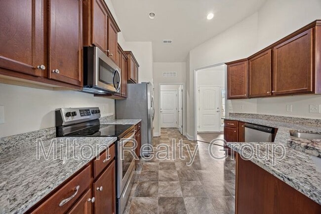 Photo - 178 Woodwater Cir