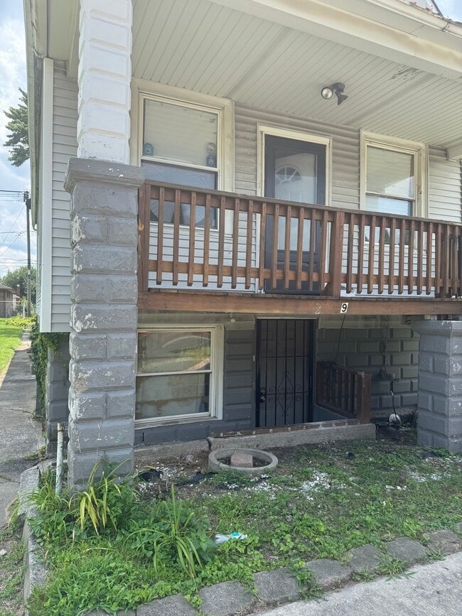 Photo - 229 155th St