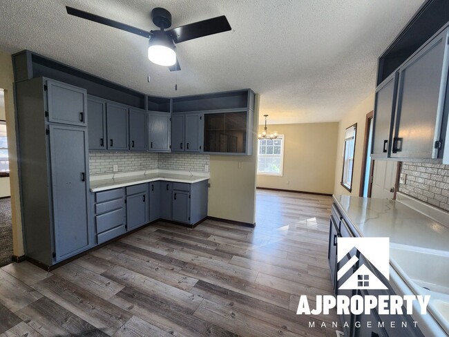 Photo - 1013 S Sherman Ave Unit A