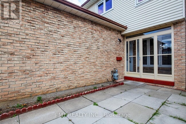 Photo - 26 Granada Crescent