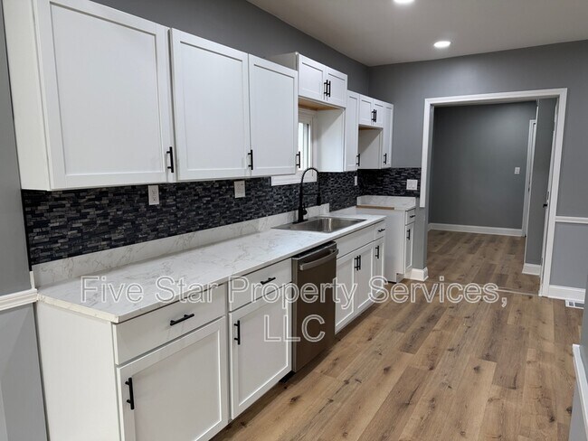 Photo - 1513 E Edwards St