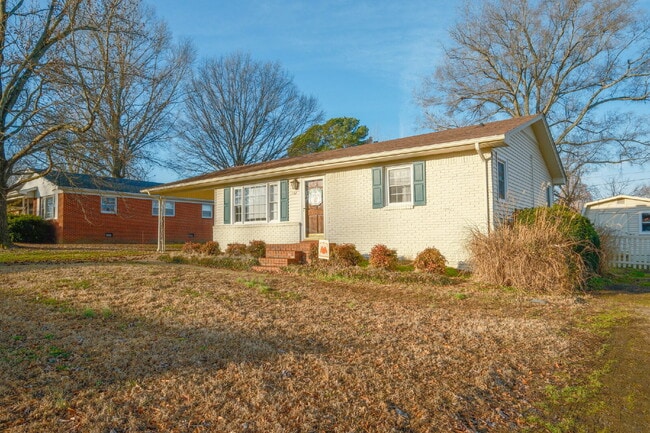 Building Photo - 107 Edgewood Ave