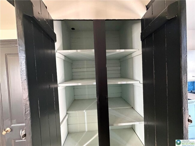 Photo - 146 W Broad St