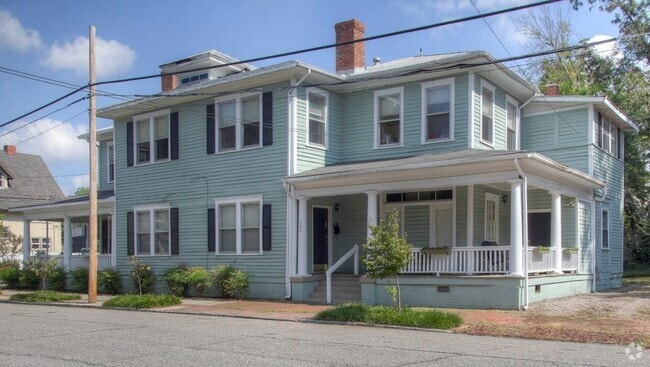 Building Photo - 308 3rd St Rental