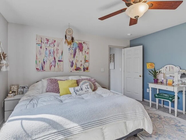 Photo - 2114 Meadow Dr