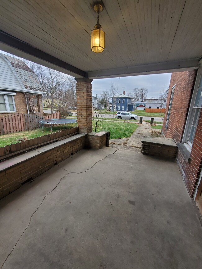 Porch - 905 W High St Unit 905