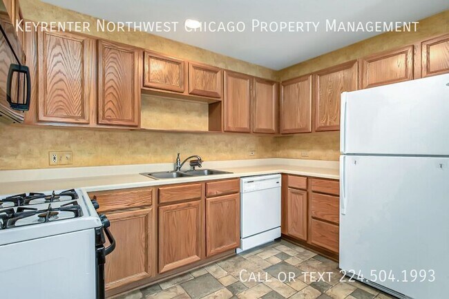 Photo - 490 Westwood Ct