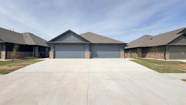 Photo - 11405 University