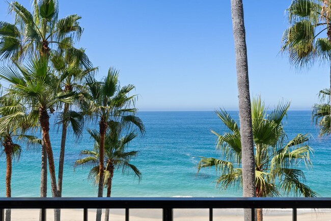 Photo - Discover a Coastal Sanctuary at Laguna Royale, Laguna Beach. Comes with 2 Parking Spaces! Unidad 15