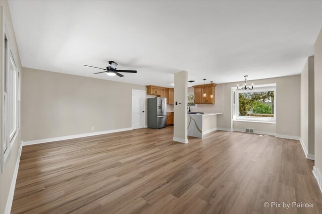 Photo - 355 Hilltop Dr