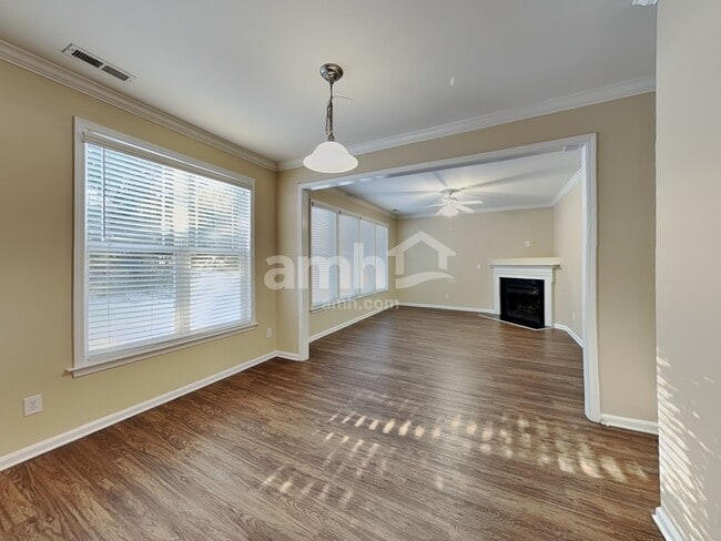 Photo - 100 Pearson Pl