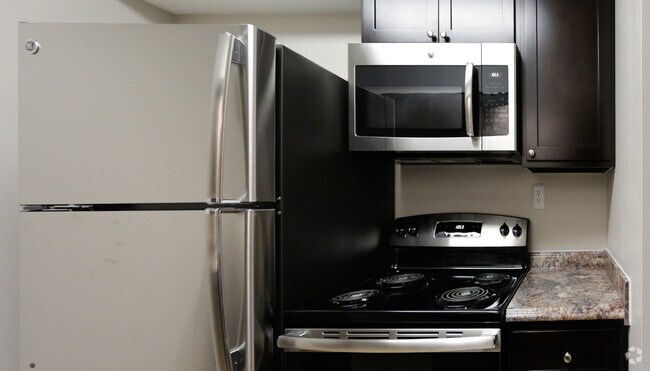 2BR,1.5BA-950SF - Kitchen