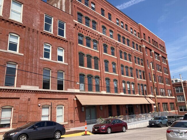 Building Photo - 200 Main St Unit 403 Rental