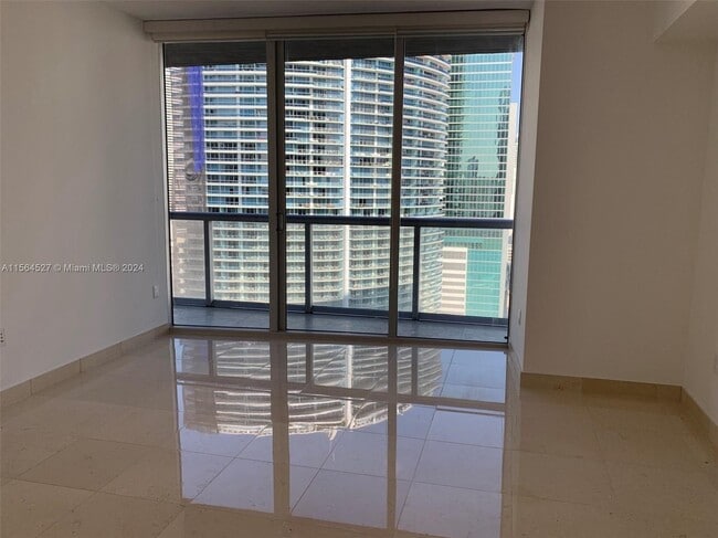 Photo - 475 Brickell Ave Unidad 315
