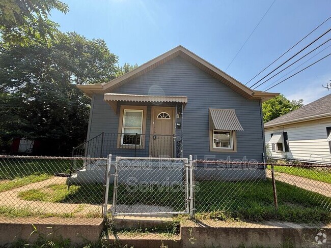 Building Photo - 704 Cleveland St Rental
