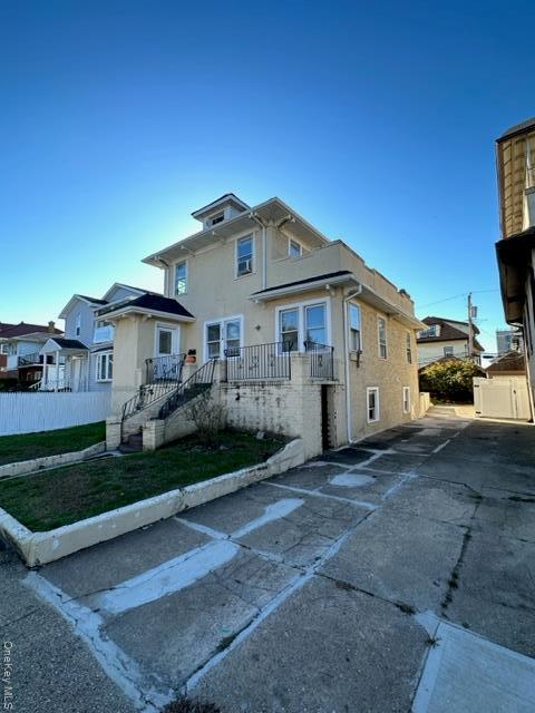 Building Photo - 234 W Market St