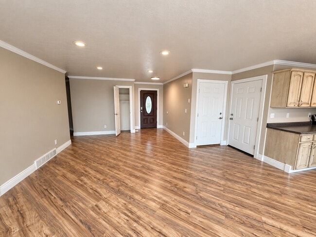 305 N Appleview Dr