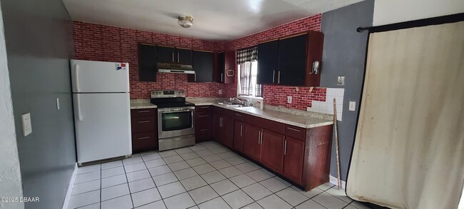 Photo - 1033 George W Engram Blvd