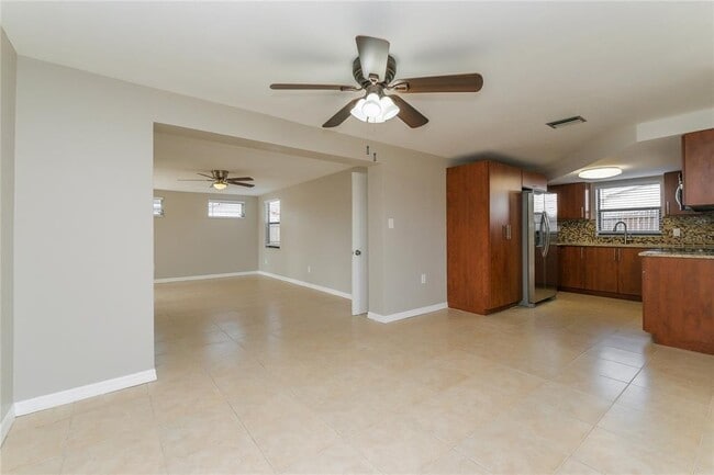 Photo - 3048 Salisbury Dr