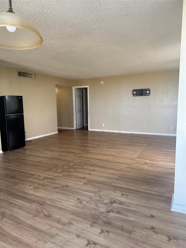 Photo - 4222 Inverrary Blvd