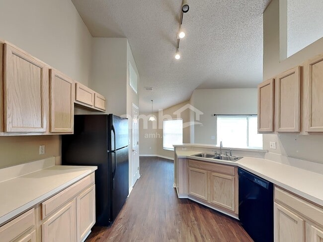 Photo - 875 Summer Glen Dr