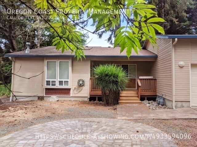 Building Photo - 1115 Walking Wood