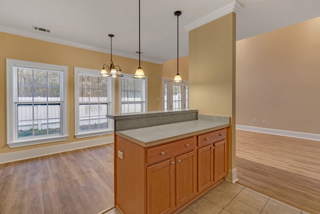 Photo - Lovely updated 3 bedroom, 2.5 bath townhome in Savannah's Oak Pointe Subdivision.