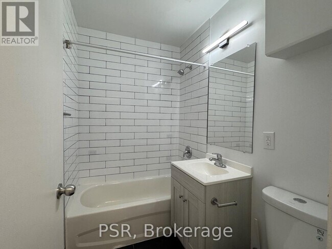 Photo - 600 Eglinton Ave W Unit 106