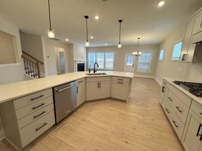 Photo - 103 Highpointe Dr