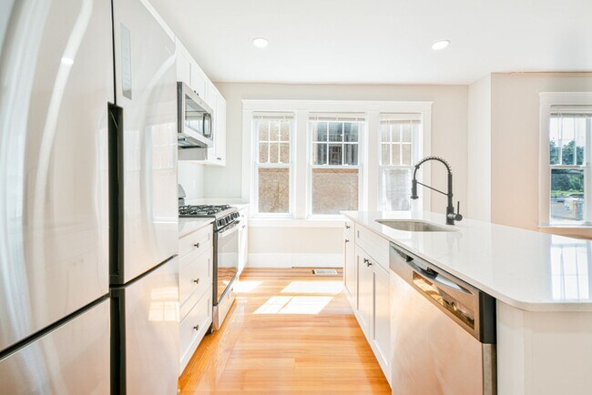 Photo - 103-105 Tyndall Ave. Unit 103 Tyndall Ave.  #1