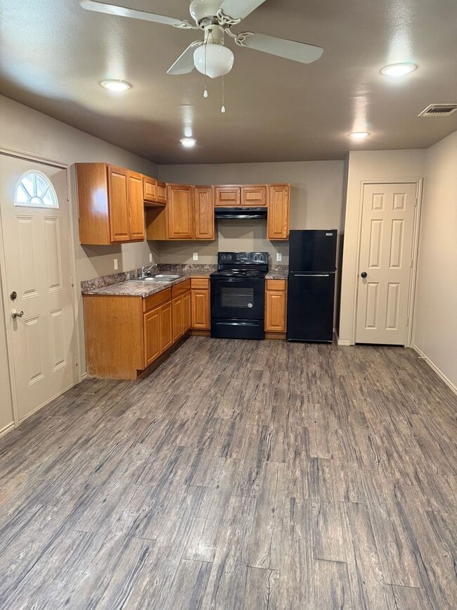 Photo - 2809 E 2nd St Unit 1