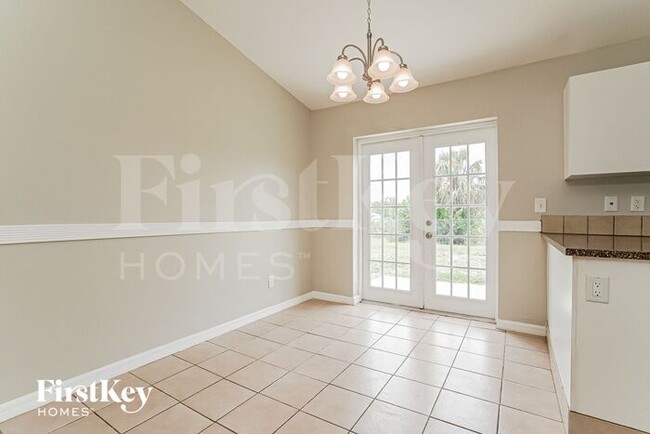 Photo - 3807 La Rue St