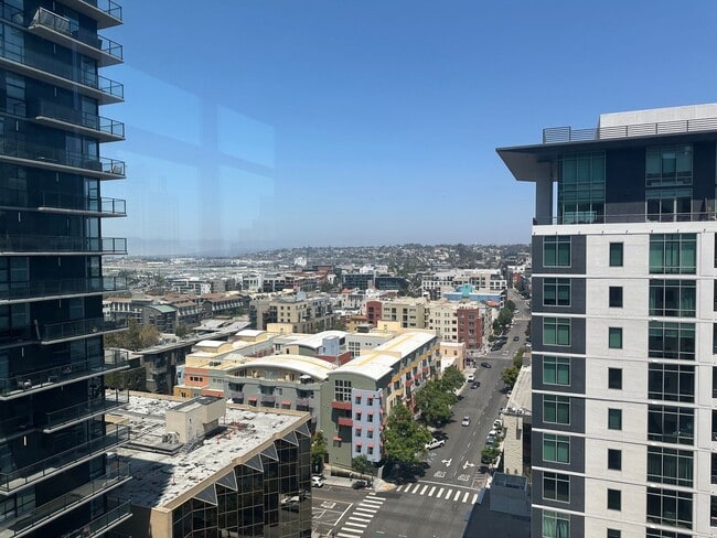 Building Photo - 1 Bedroom on the 16th Floor at Acqua Vista... Unit 1605