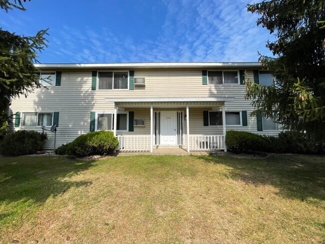 Building Photo - 2306 Radtke Ave Unit 8 Rental