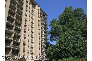 Building Photo - 4600 S Four Mile Run Dr Unit 826
