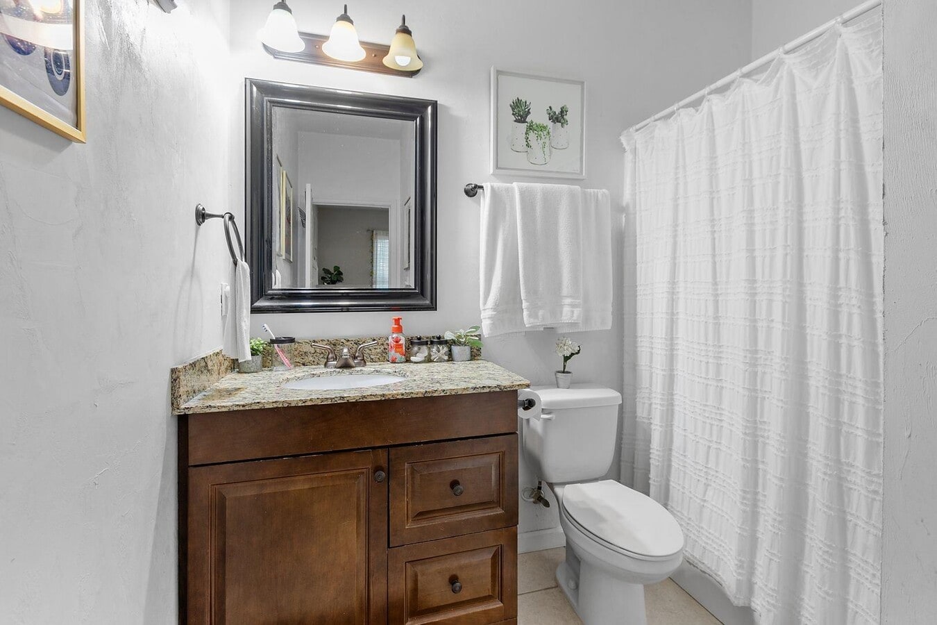 Photo - 1775 Belle Vue Way