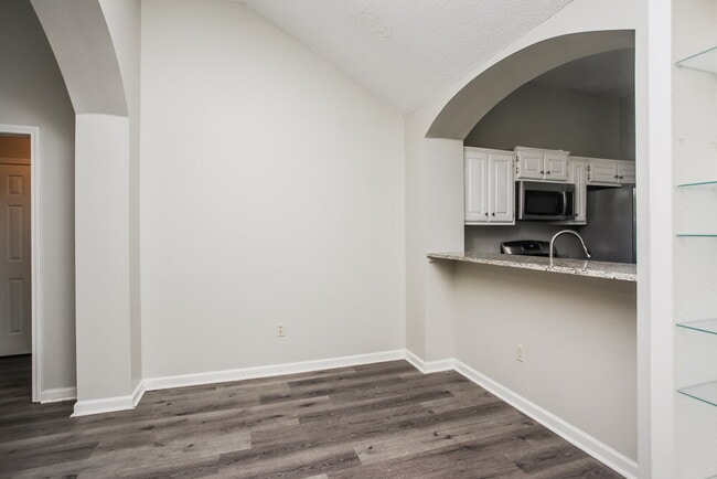 Photo - 5822 Michaelson Dr