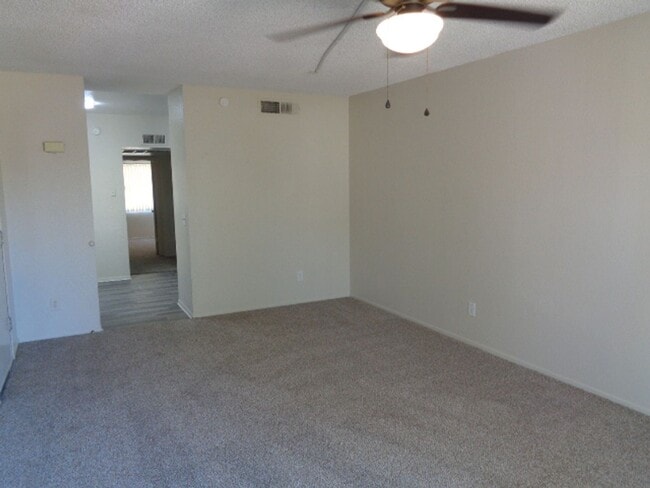Photo - 2822 E Kathleen Rd Unit #203