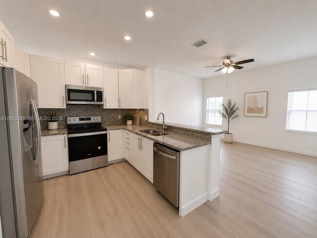 Photo - 837 Tanglewood Cir