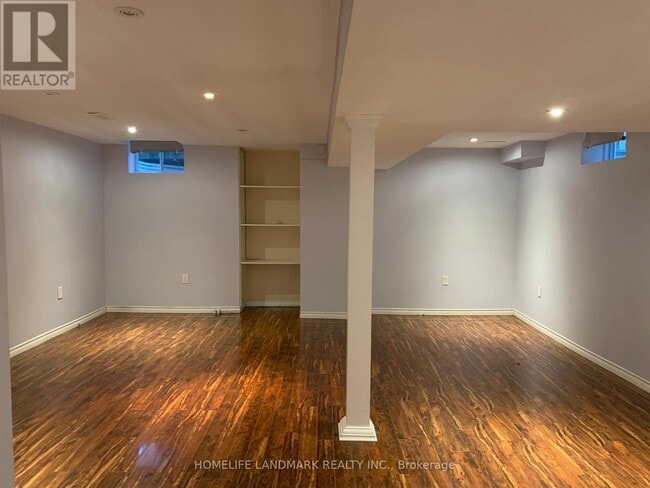Photo - 3334 Southwick St