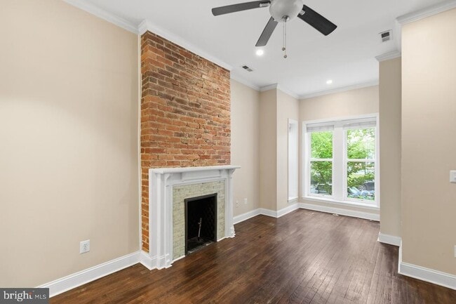 Photo - 620 9th St NE