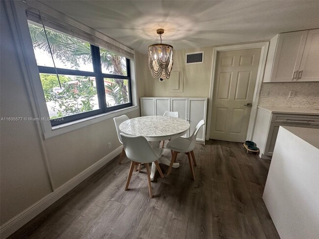 Photo - 1455 Holly Heights Dr