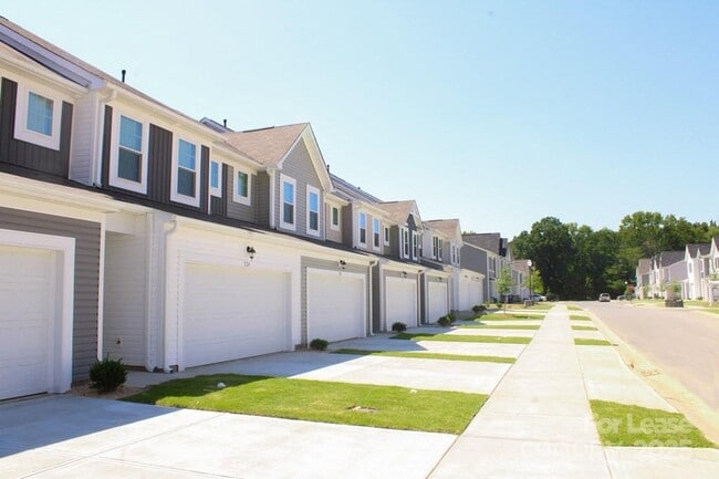 Photo - 517 Stephen Foster Wy Townhome