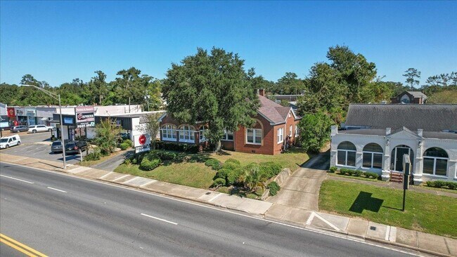 Photo - 919 N Monroe St House