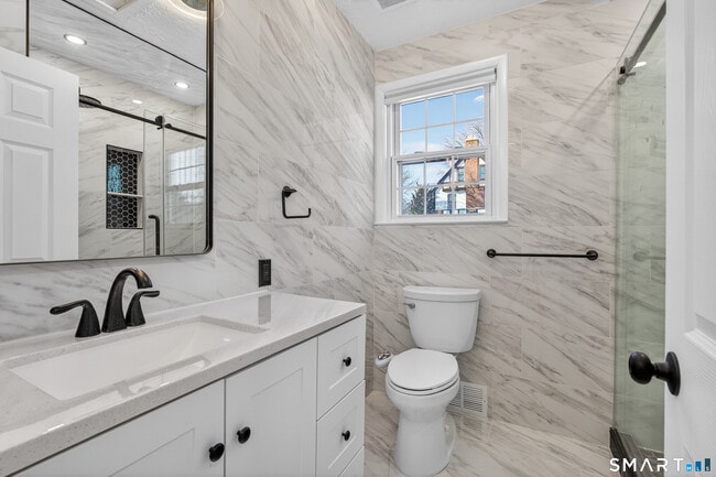 Photo - 195 Laurel Pl