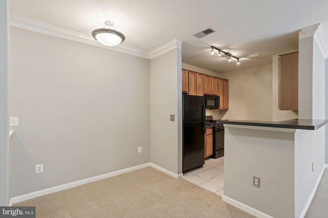 Photo - 4854 Eisenhower Ave Condo Unit 154